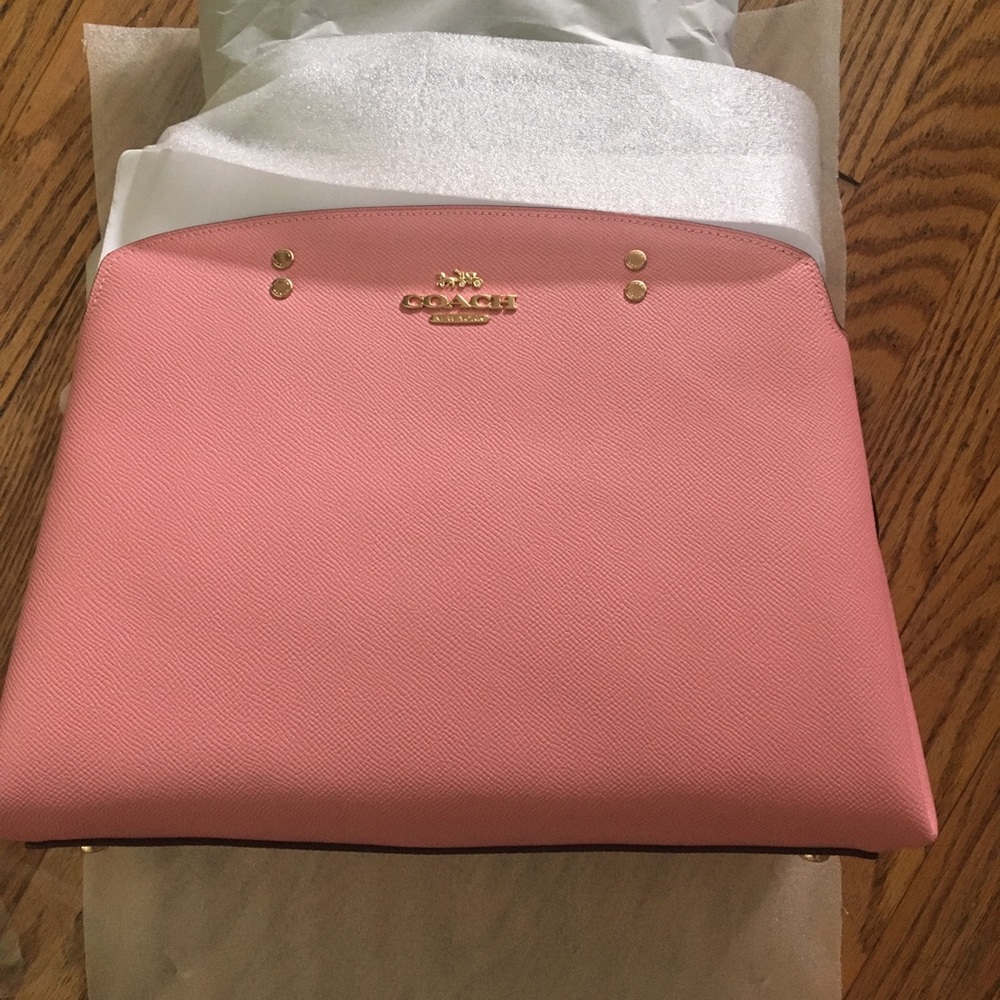 Brand new Lillie carryall and wallet in bubblegum